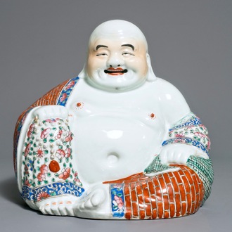 A large Chinese famille rose figure of Buddha, 19/20th C.